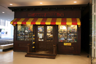 Tienda de caramelos en 77 Water Street. ScoutingNY